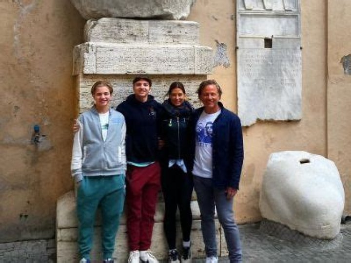 About Melissa Tittl Net Worth, Husband, Kids, Height & Bio