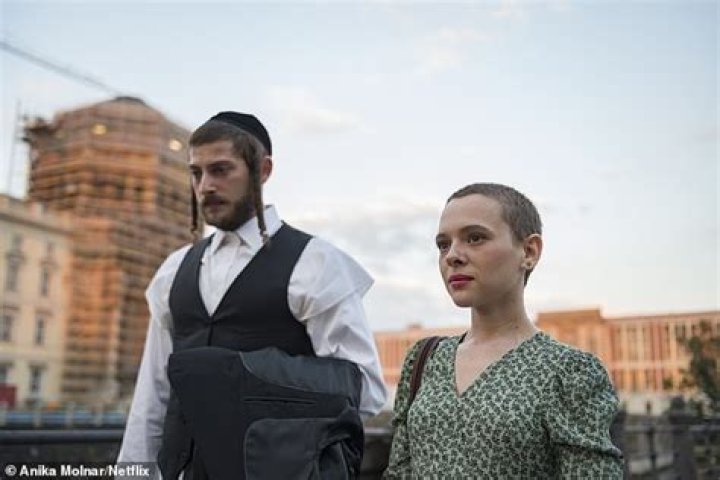 Does Unorthodox Star Shira Haas Have a Boyfriend? Know Her Partner, Movies, Age, Height, Net Worth,