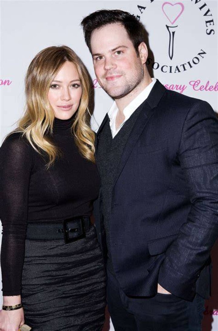 Hilary Duff joins her exhusband Mike Comrie for a day out with their