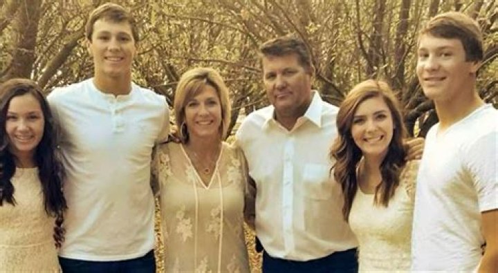 Meet Jimmie Allens Parents and Family