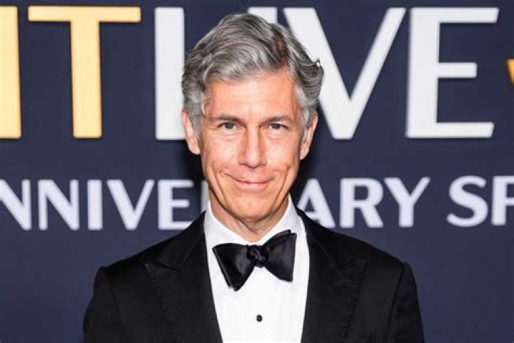 Unlocking The Secrets Of Chris Parnell's Towering Height