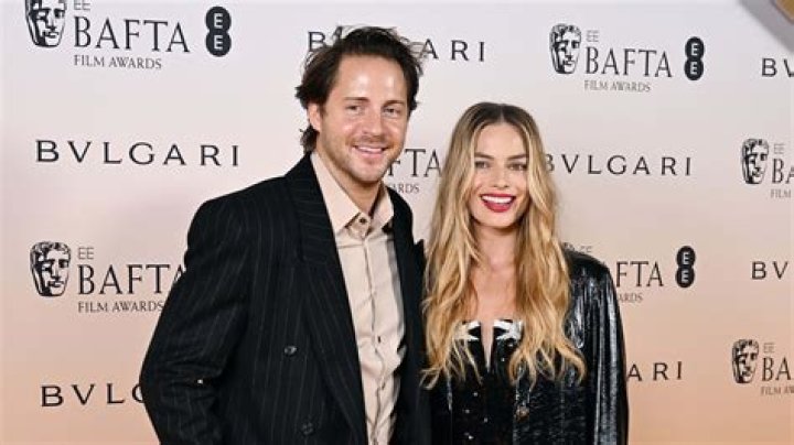 Unveiling Margot Robbie's Dating History: A Comprehensive Guide